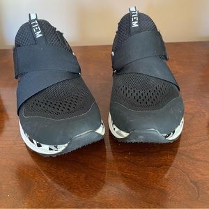 Women’s size 8 TIEM cycling shoes with cleats